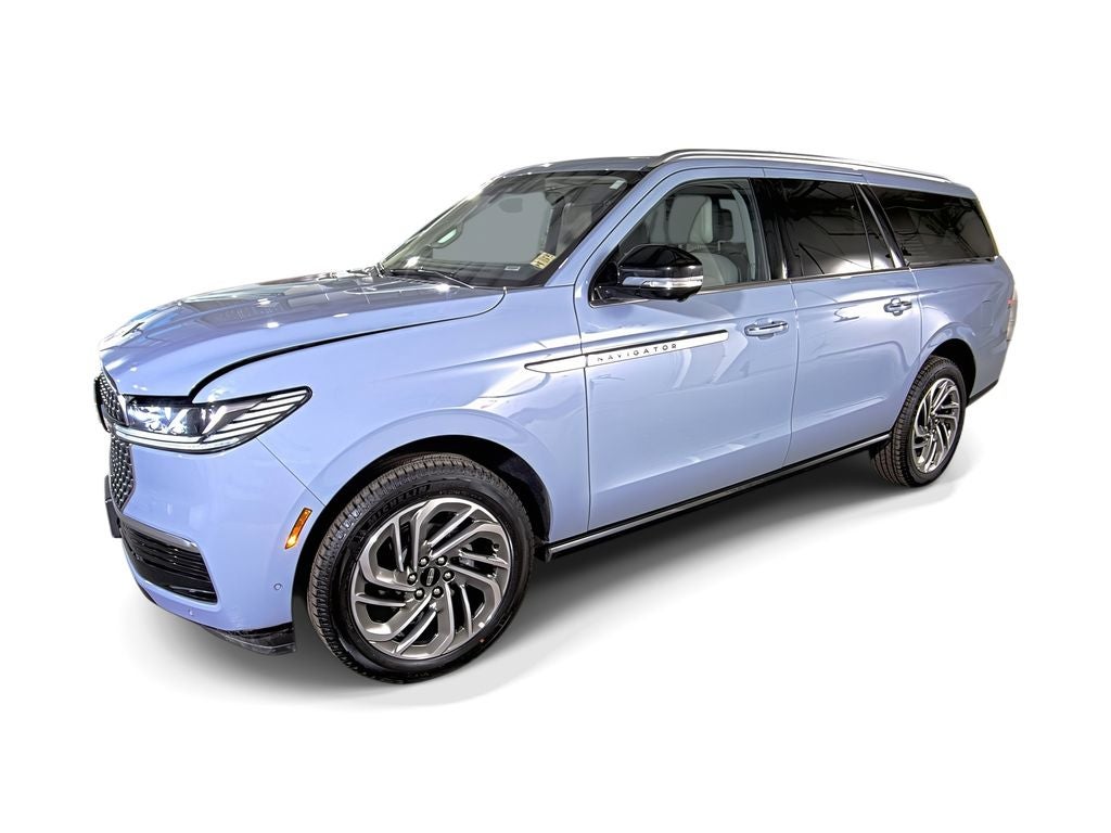 2025 Lincoln Navigator Reserve L in Gray — front three-quarter view